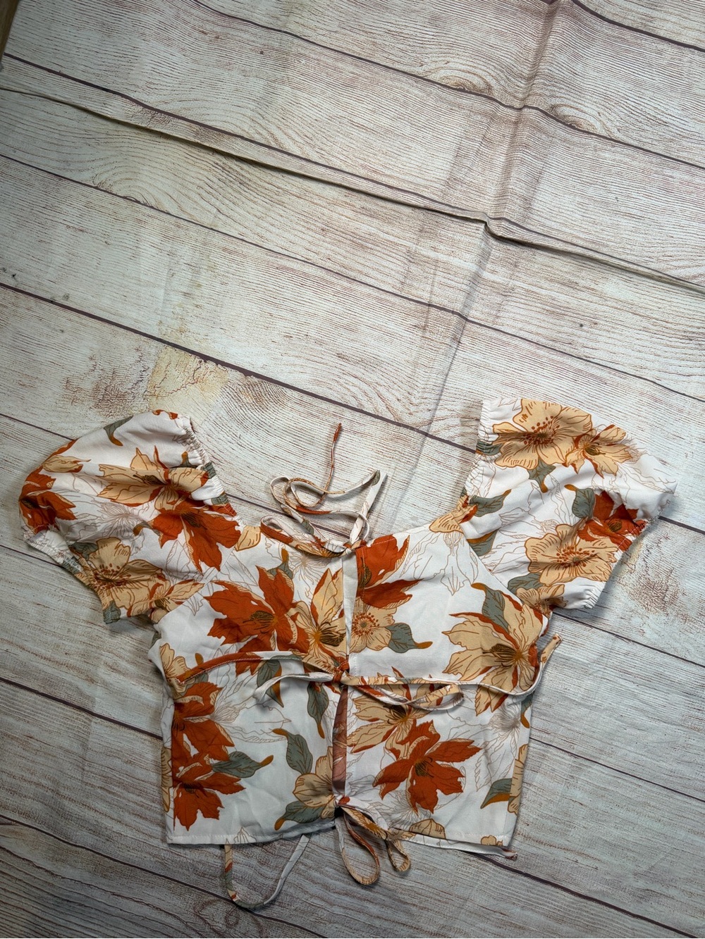 Floral Puff‎ Sleeve Cottage Babydoll Cropped Top Cutaway Tie Back - White & Rust - Picture 6 of 7